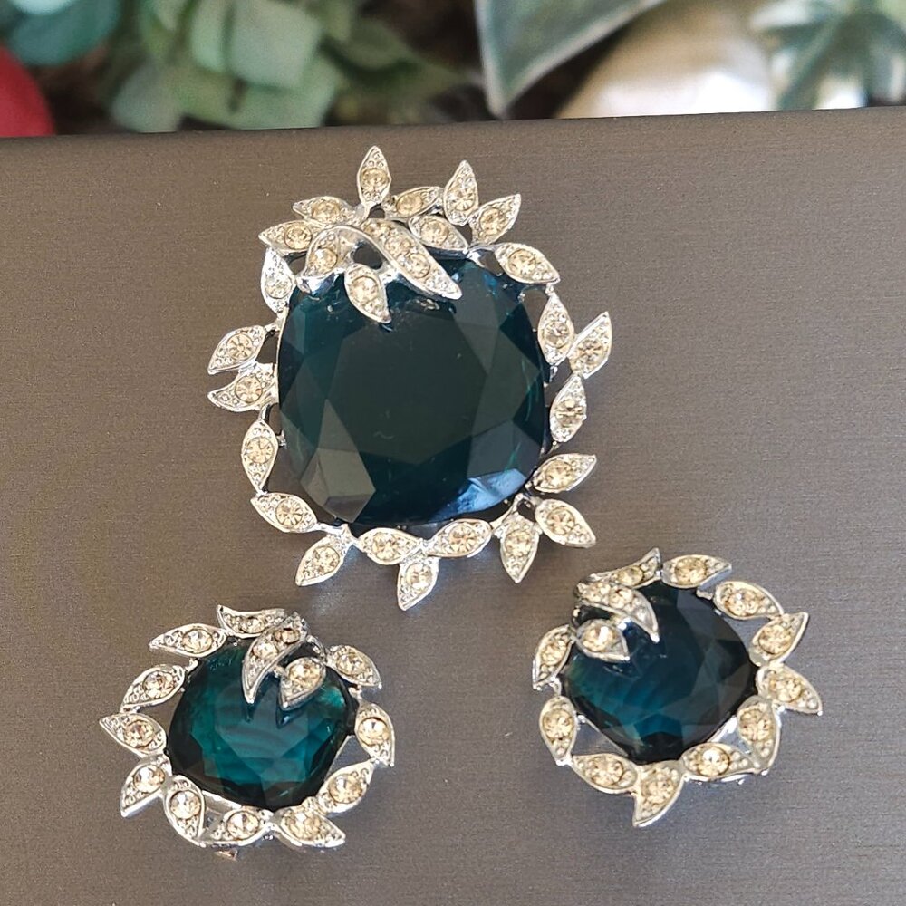 Vintage Sarah Coventry Holiday Ice Rhinestone Brooch & Earring Set